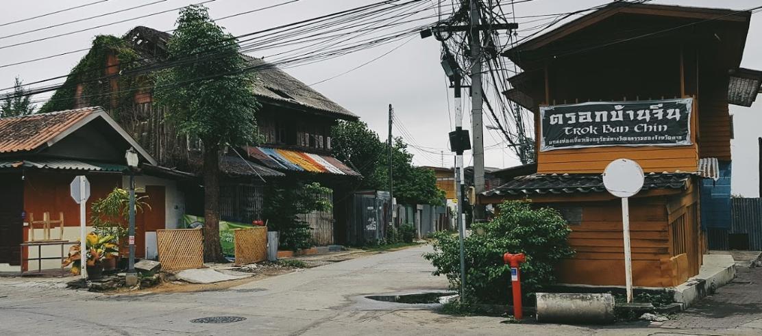 1-sign-trok-ban-chin.jpg