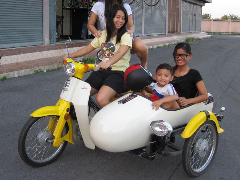 112410RetroSidecarSm.jpg 112410RetroSidecarSm.jpg