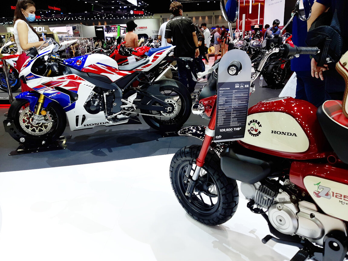 2023-Honda-CBR1000RR-R-&-Monkey-Bike.jpg 2023-Honda-CBR1000RR-R-&-Monkey-Bike.jpg