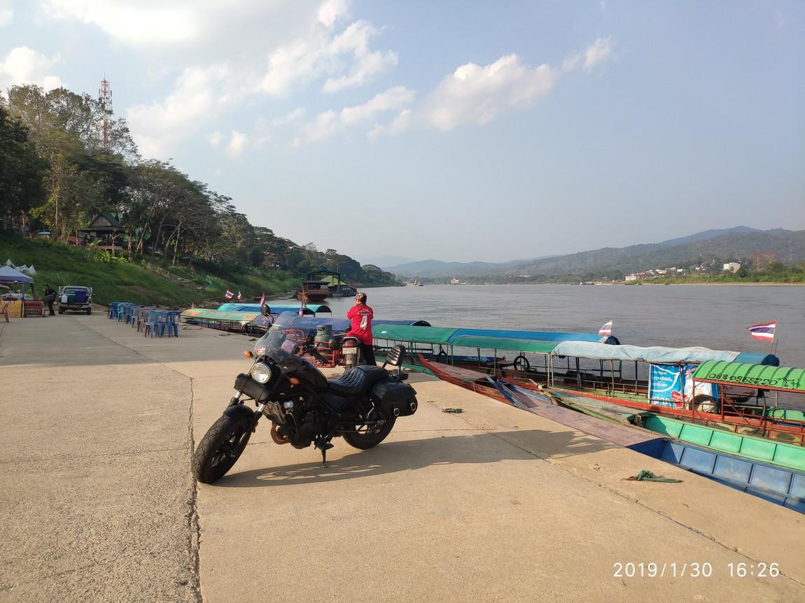4-pier-chiang-khong (1).jpg 4-pier-chiang-khong (1).jpg