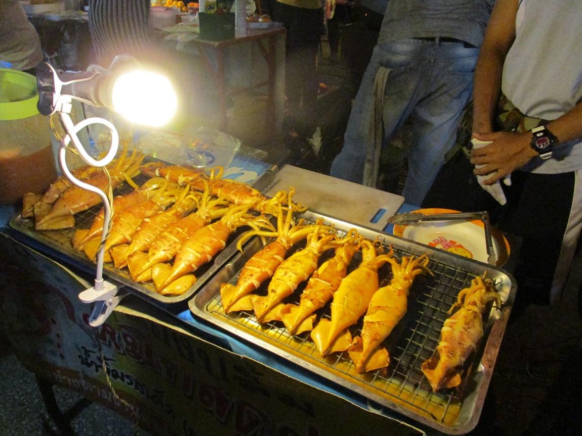 4-street-food-lom-sak-night-market.JPG
