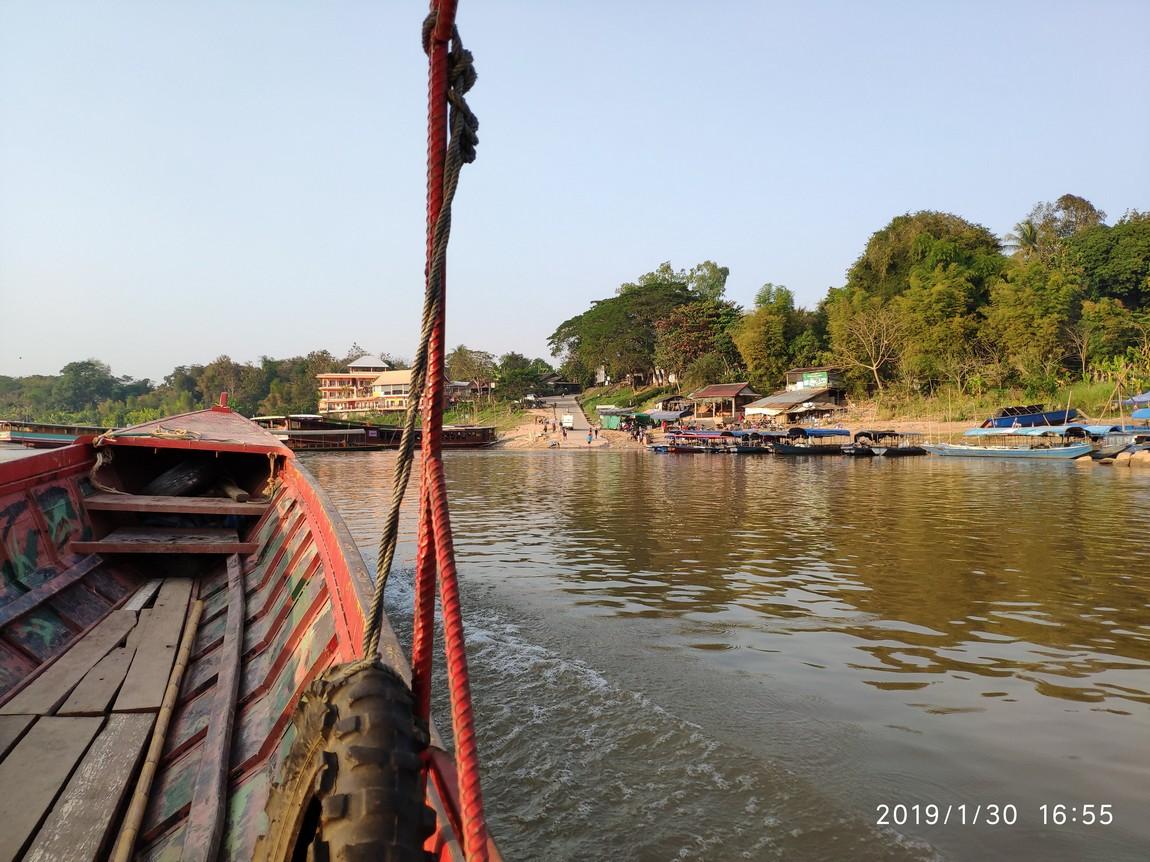 5-mekong-boat-trip (2).jpg 5-mekong-boat-trip (2).jpg
