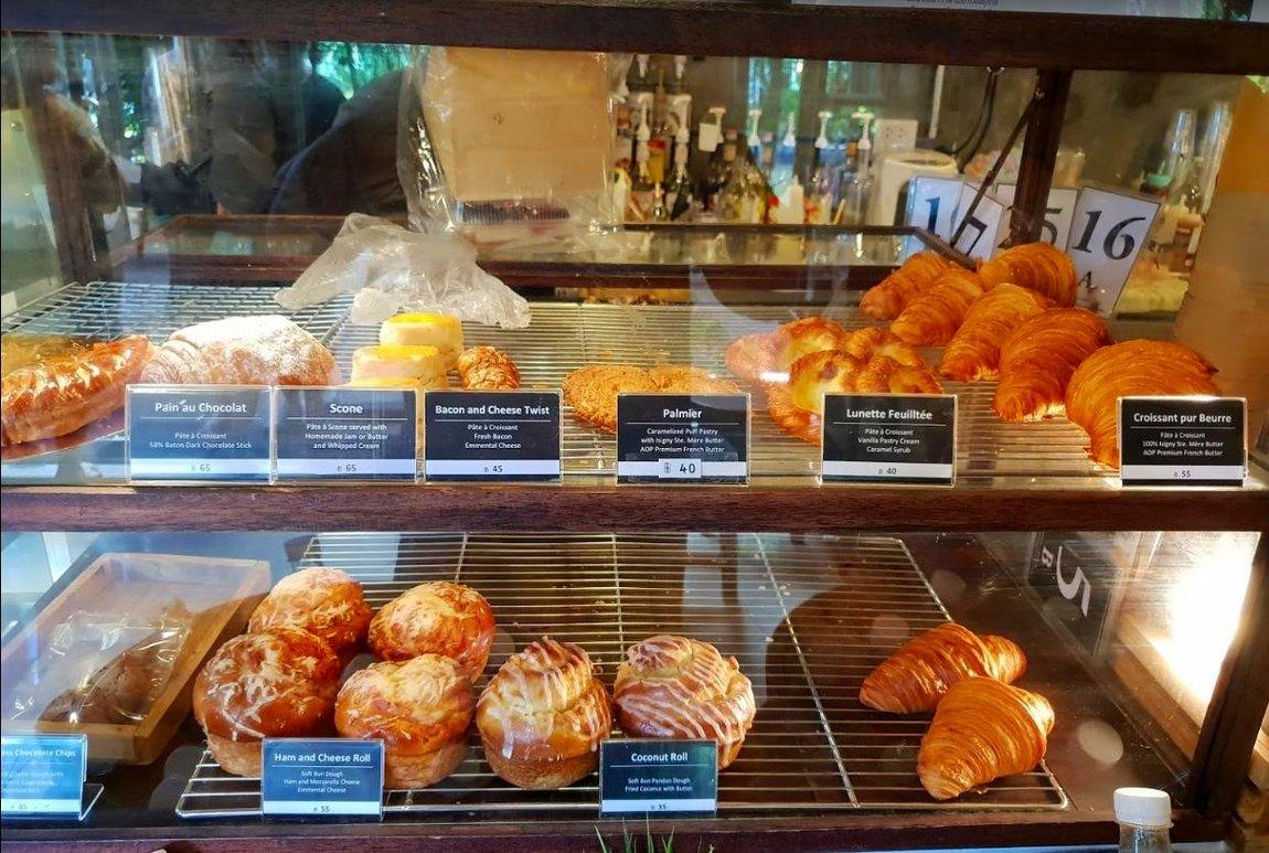 5-pastries-tieng-na-coffee-bakery-tak.jpg