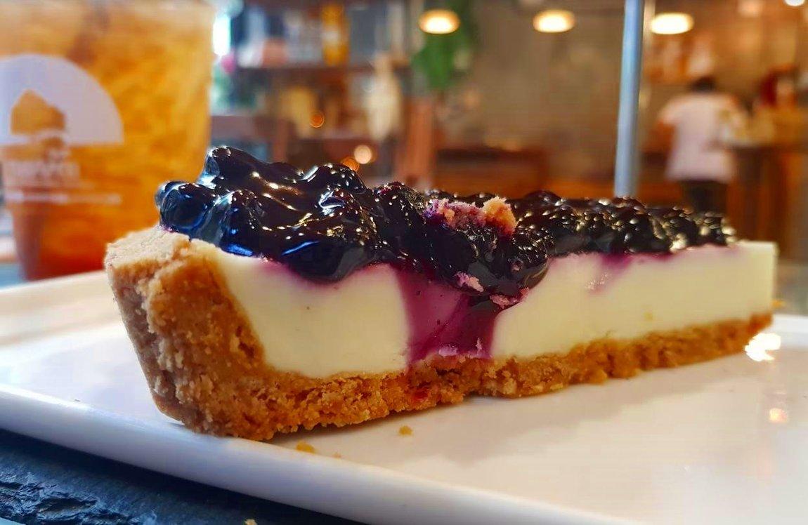 blueberry-cheesecake-tieng-na-coffee-bakery-tak.jpg