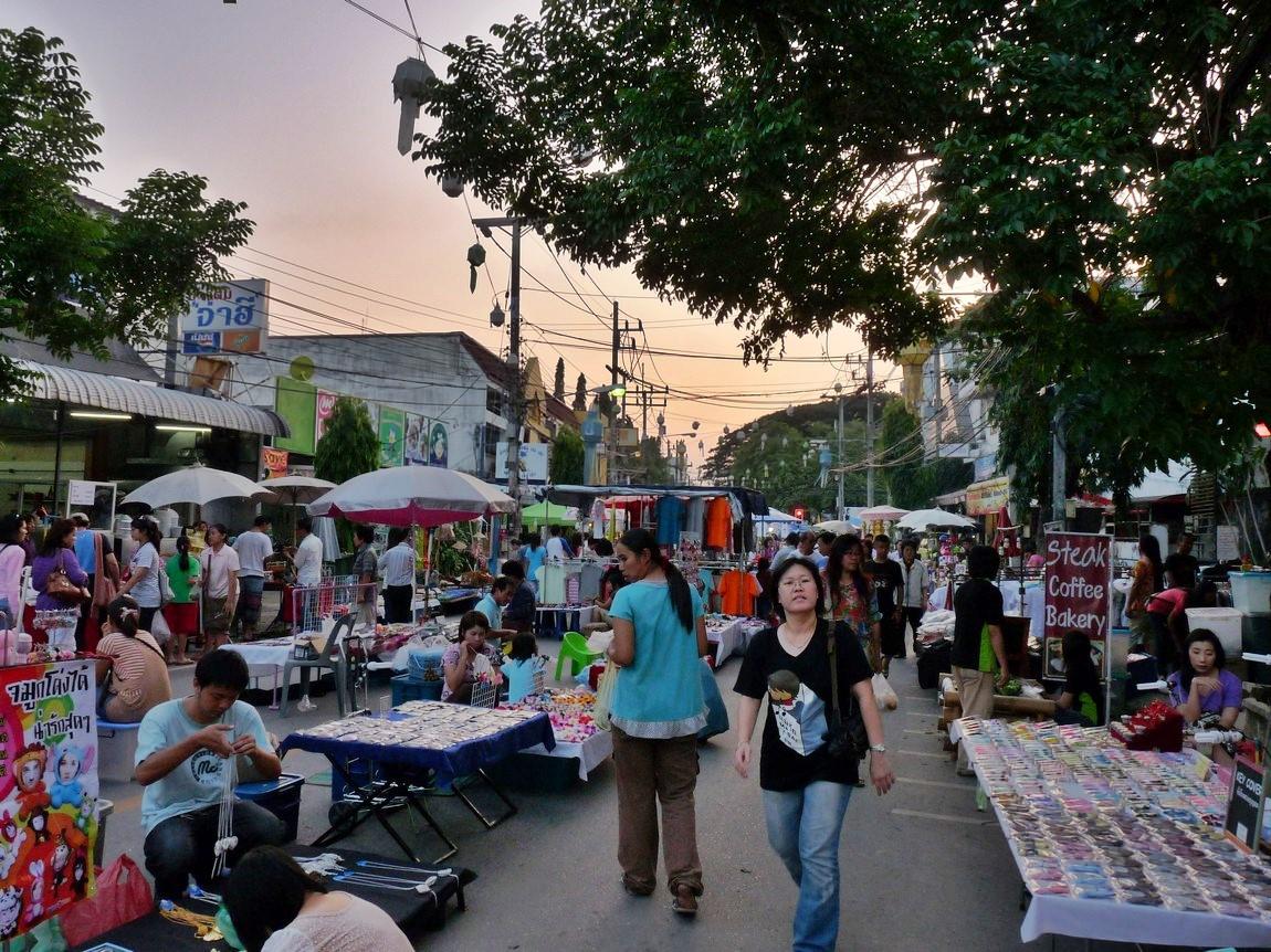 chiang-rai-walking-street-market-5.jpg