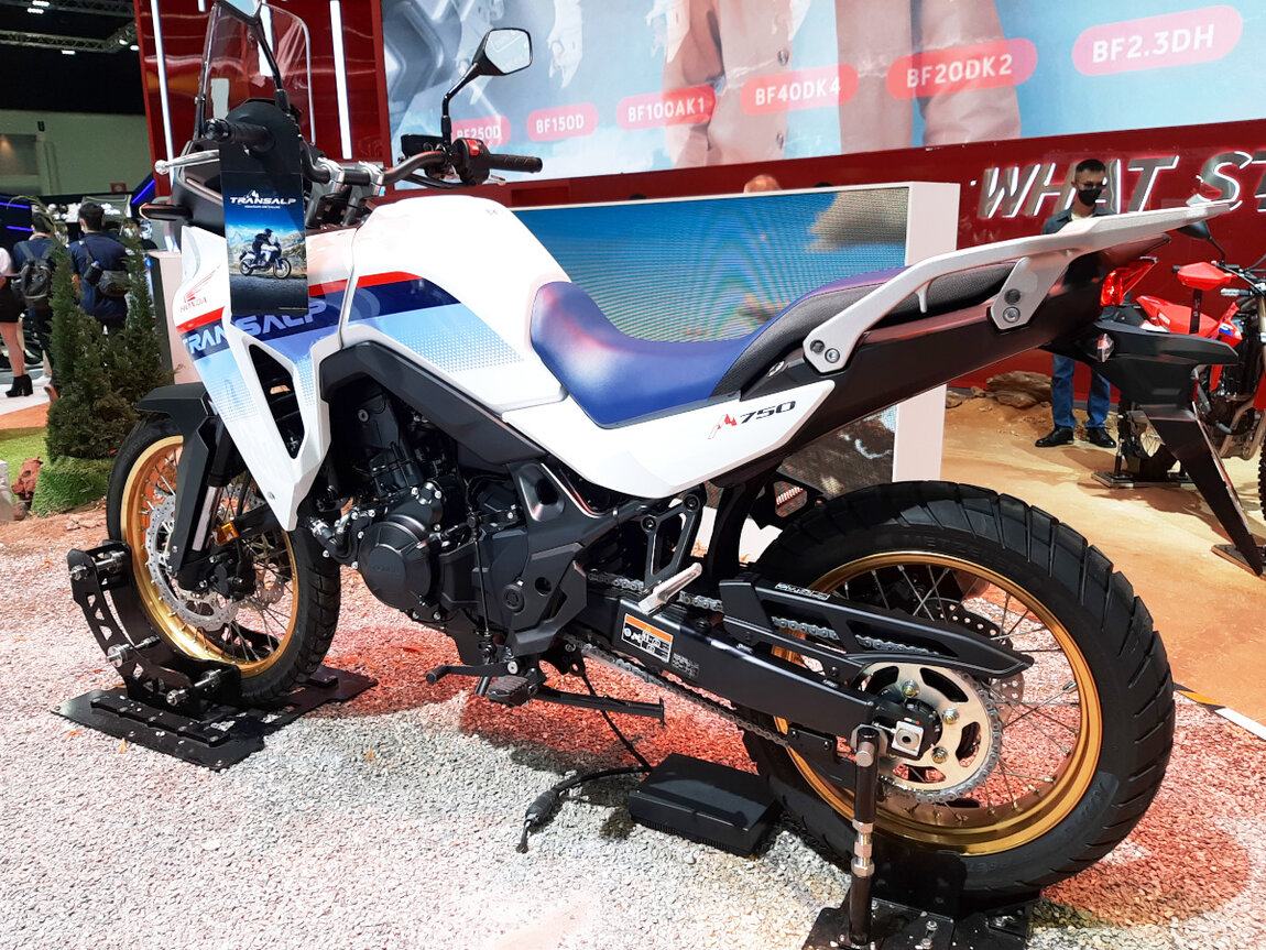 Honda_TransAlp750_LHS_1.jpg Honda_TransAlp750_LHS_1.jpg