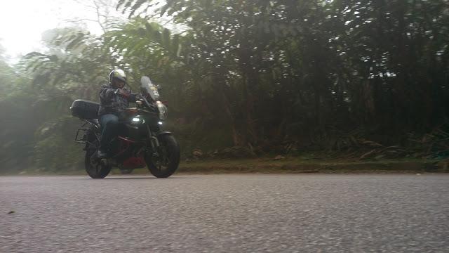 IMAG0976_BURST017.jpg IMAG0976_BURST017.jpg