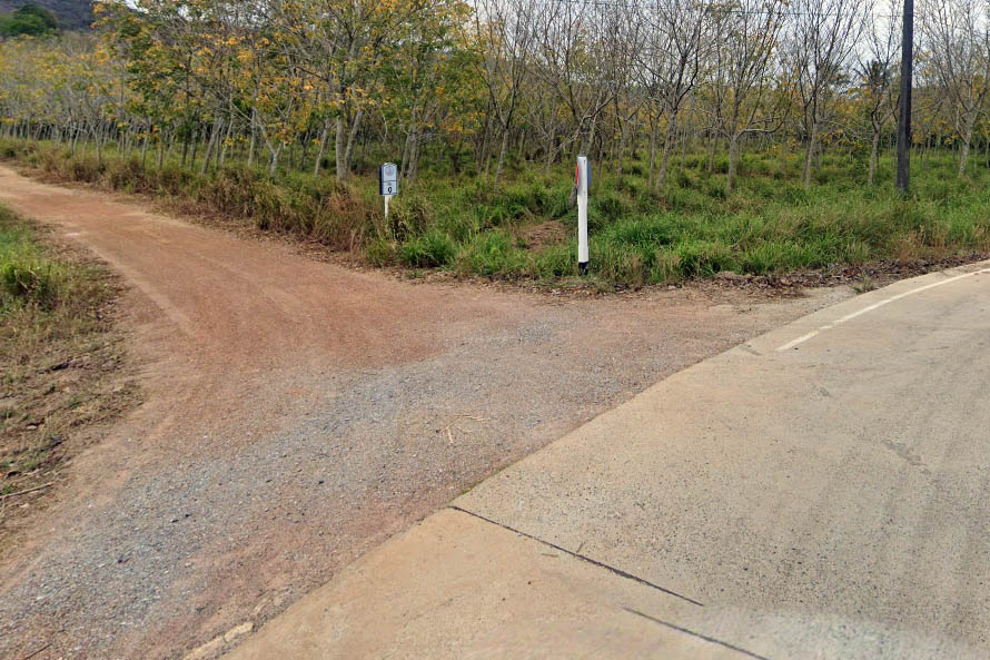 Junction at 13.15427,101.41115.jpg