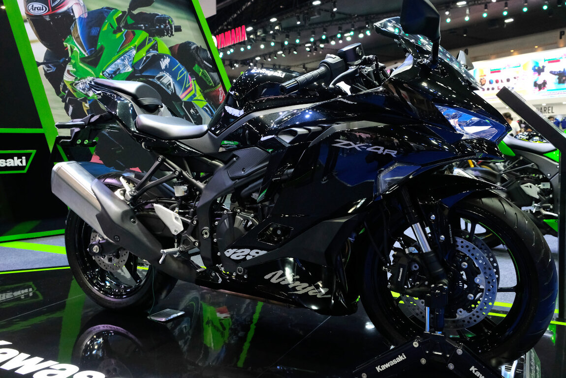 Kawasaki_ZX-4_black.jpg
