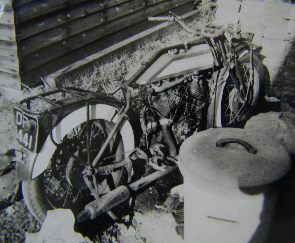 Phils Royal Enfield model 180 in '65.jpg