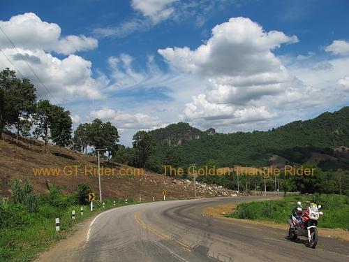 route-2331-the-phu-hin-rongkla-road-001.jpg