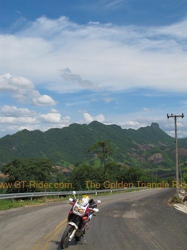 route-2331-the-phu-hin-rongkla-road-003.jpg