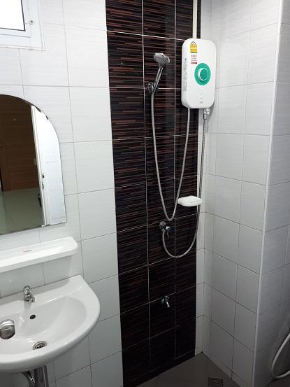 Uttaradit Hotel (10).jpg