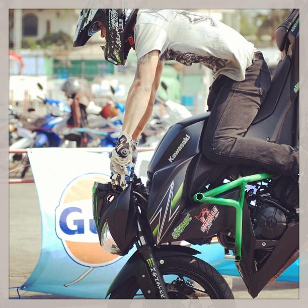 Z250Stunt1.jpg